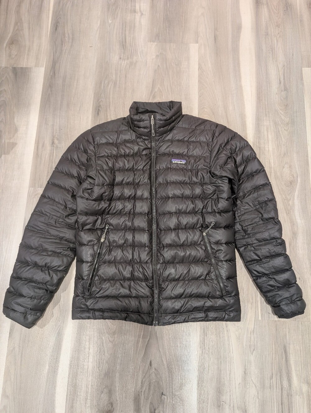 Patagonia | Men's Down Sweater Full Zip Puffer Jacket In Black